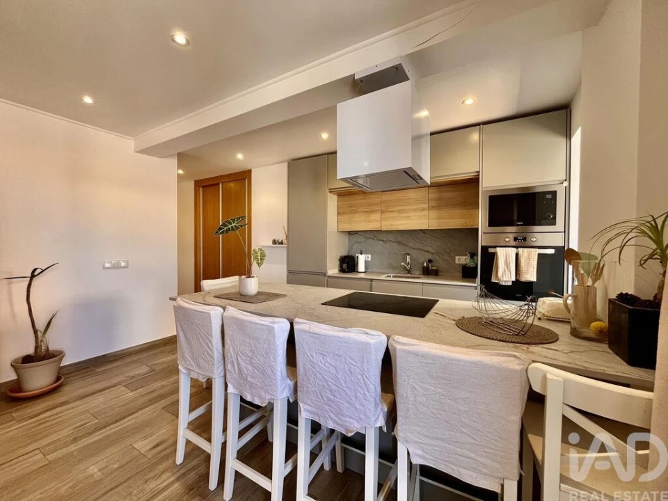 Apartamento T2 para Arrendamento em Faro (Sé e São Pedro) Foto 4