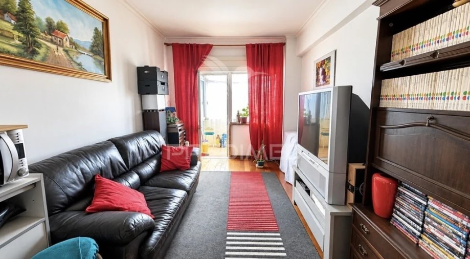 Apartamento T3 para Venda em Benfica Foto 2