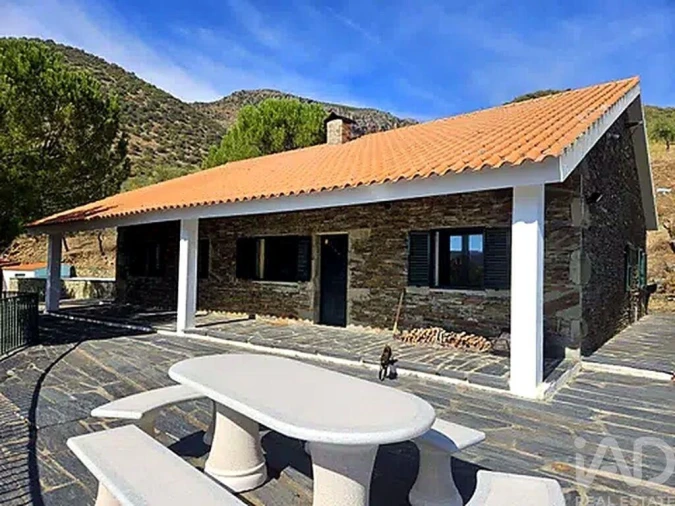 Moradia para Venda em Ligares Foto 2