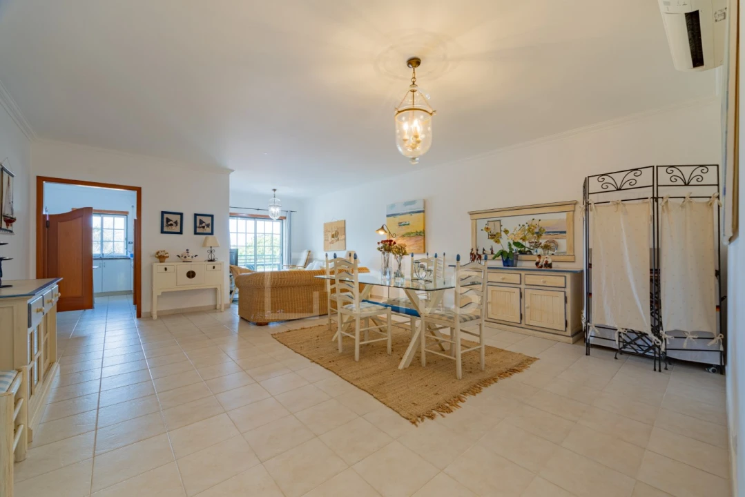 Apartamento T2 para Venda em Albufeira e Olhos de Água Foto 14