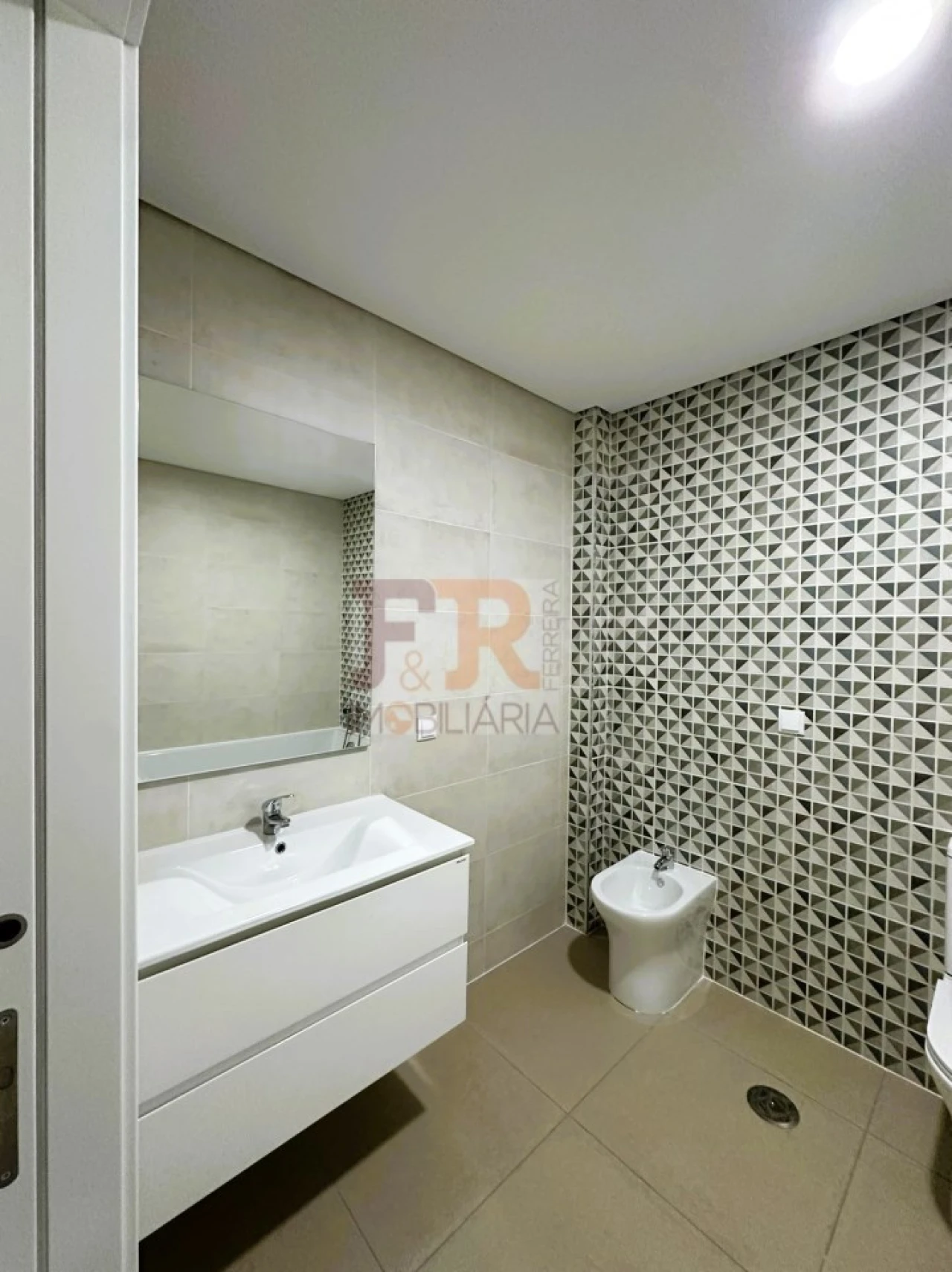 Moradia T3 para Venda em Fernao Ferro Foto 16