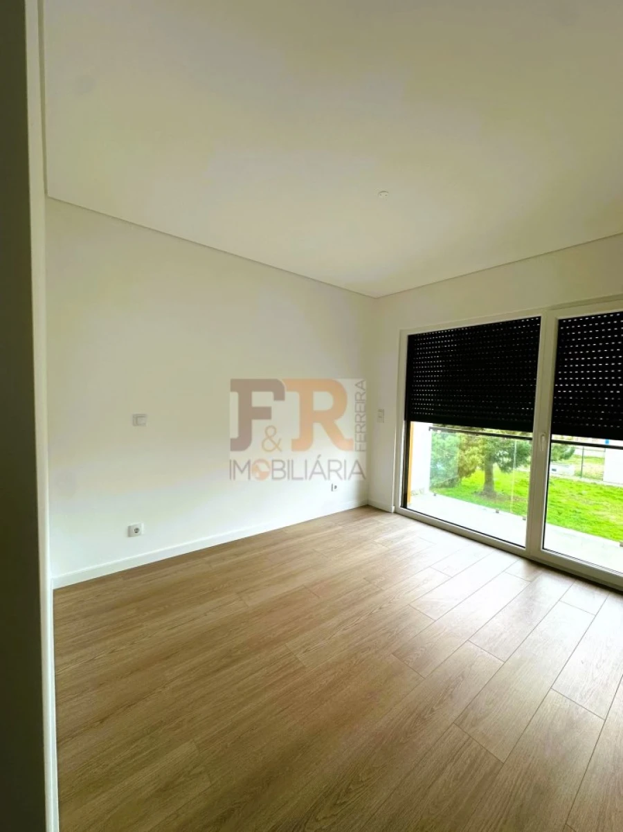 Moradia T3 para Venda em Fernao Ferro Foto 4