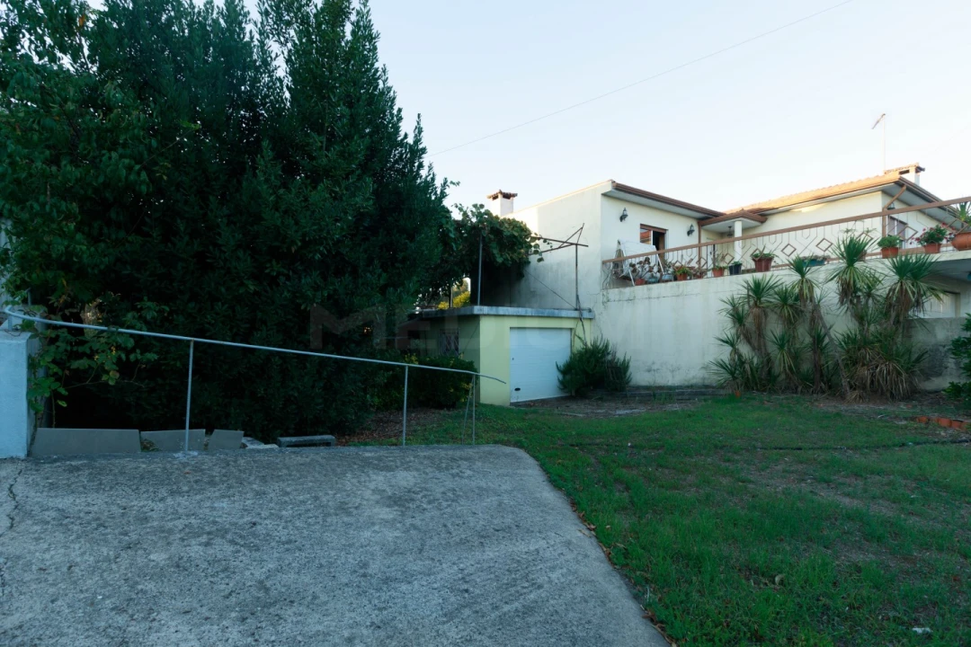 Moradia T3 para Venda em Lousado Foto 18