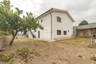 Terreno para Venda em Selho (São Jorge)