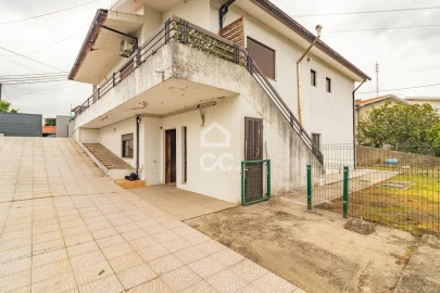 Terreno para Venda em Selho (São Jorge)
