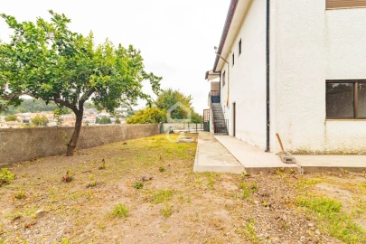 Terreno para Venda em Selho (São Jorge)