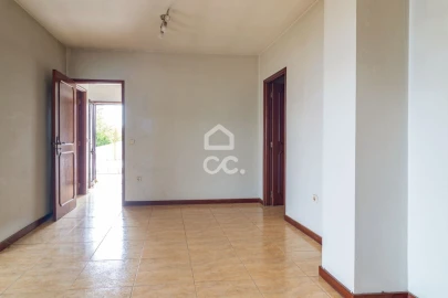 Terreno para Venda em Selho (São Jorge)