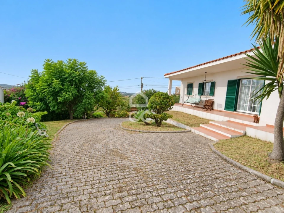 Moradia T2 para Venda em Lamas e Cercal Foto 1