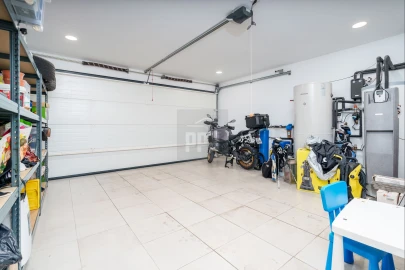 Moradia T4 para Venda em Loule (São Clemente)