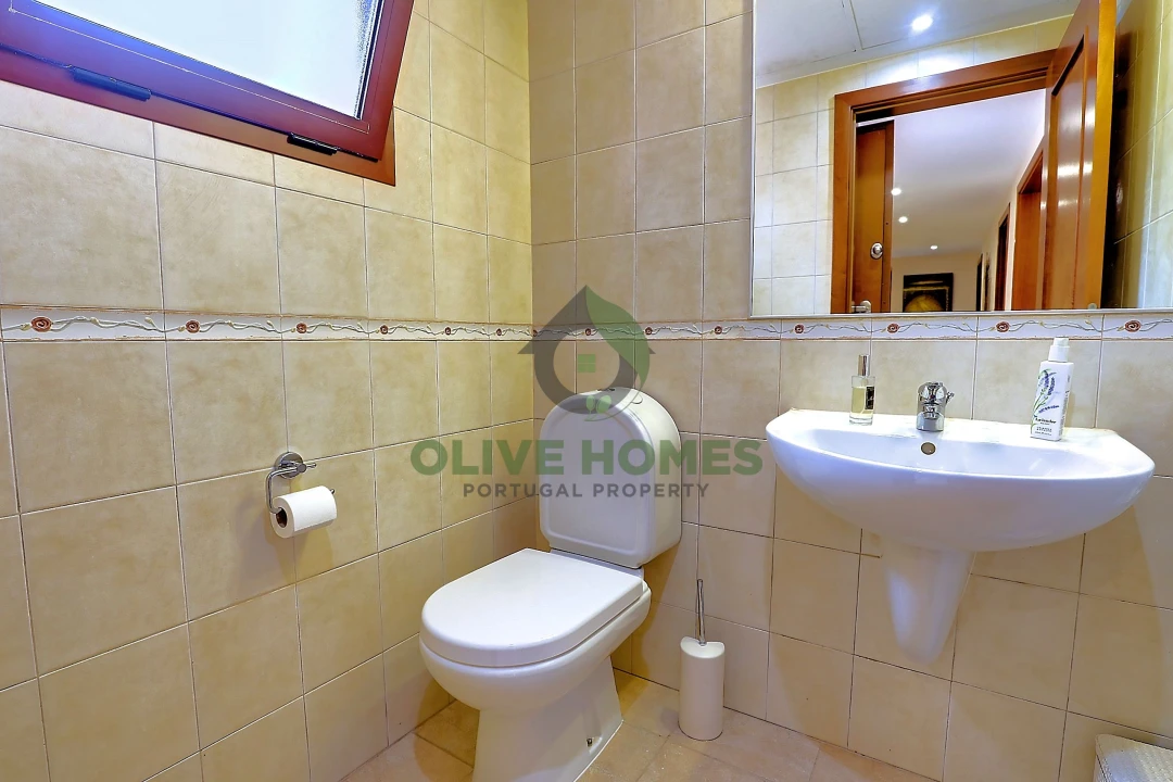 Apartamento T2 para Venda em Quarteira Foto 3