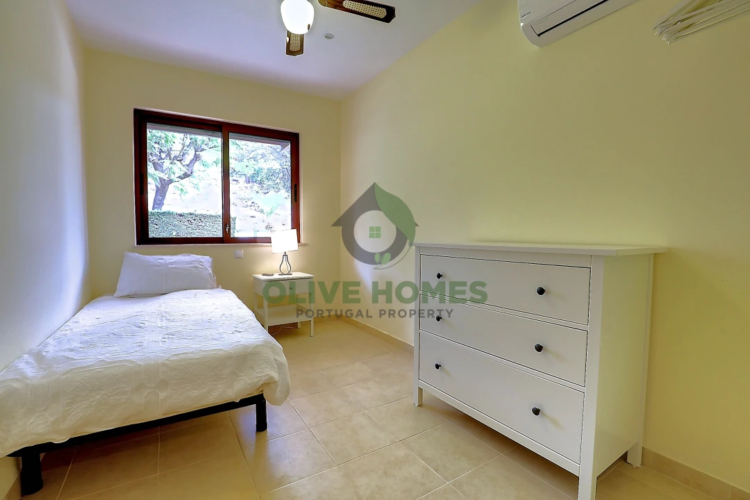 Apartamento T2 para Venda em Quarteira Foto 11