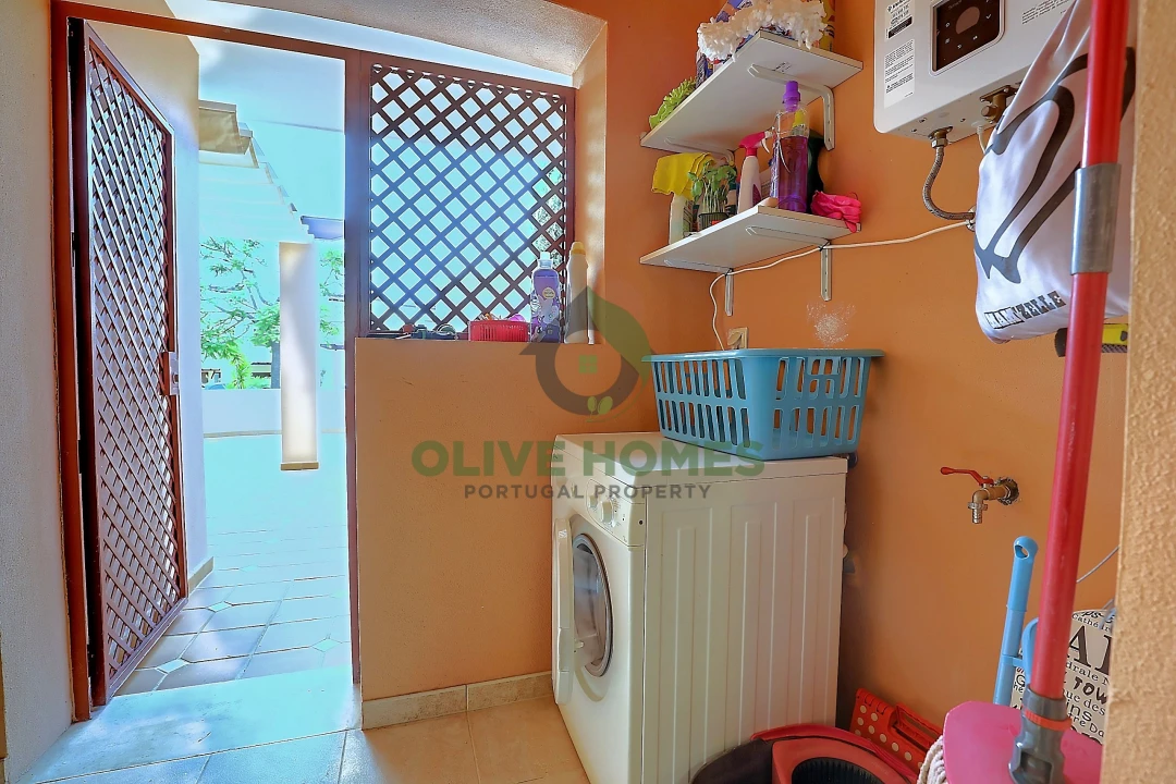Apartamento T2 para Venda em Quarteira Foto 10