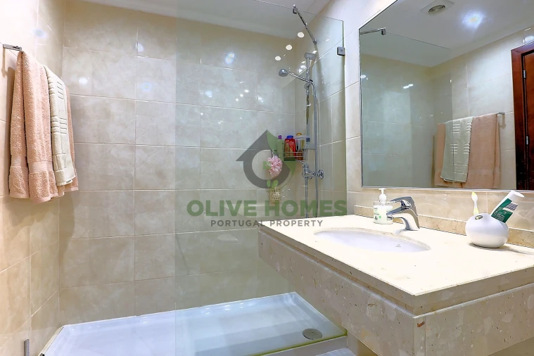 Apartamento T2 para Venda em Quarteira Foto 20