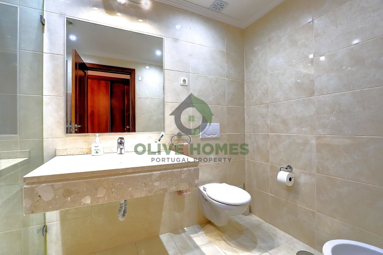 Apartamento T2 para Venda em Quarteira Foto 19