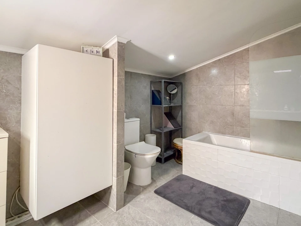 Apartamento T3 para Venda em Almada, Cova da Piedade, Pragal e Cacilhas Foto 17