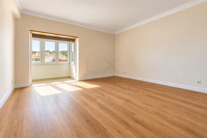 Apartamento T3 para Venda em Agualva e Mira-Sintra