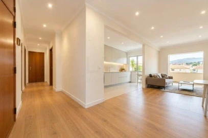 Apartamento T3 para Venda em Agualva e Mira-Sintra