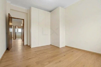 Apartamento T3 para Venda em Agualva e Mira-Sintra
