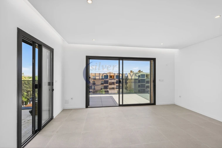 Apartamento T2 para Venda em Quarteira Foto 2