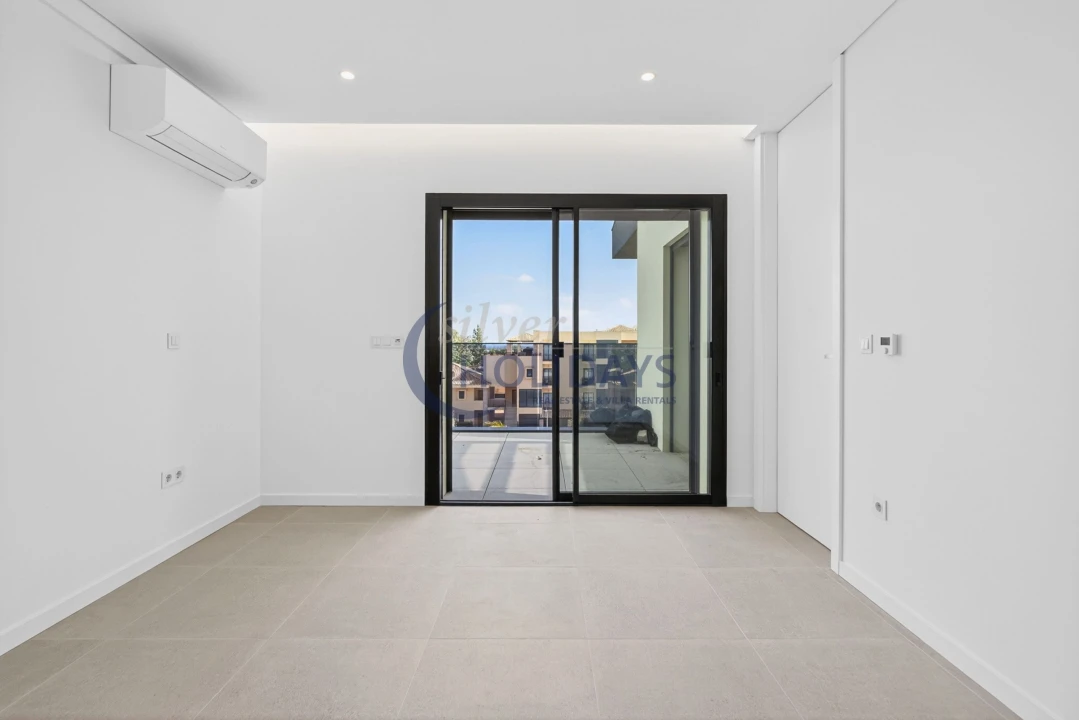Apartamento T2 para Venda em Quarteira Foto 3
