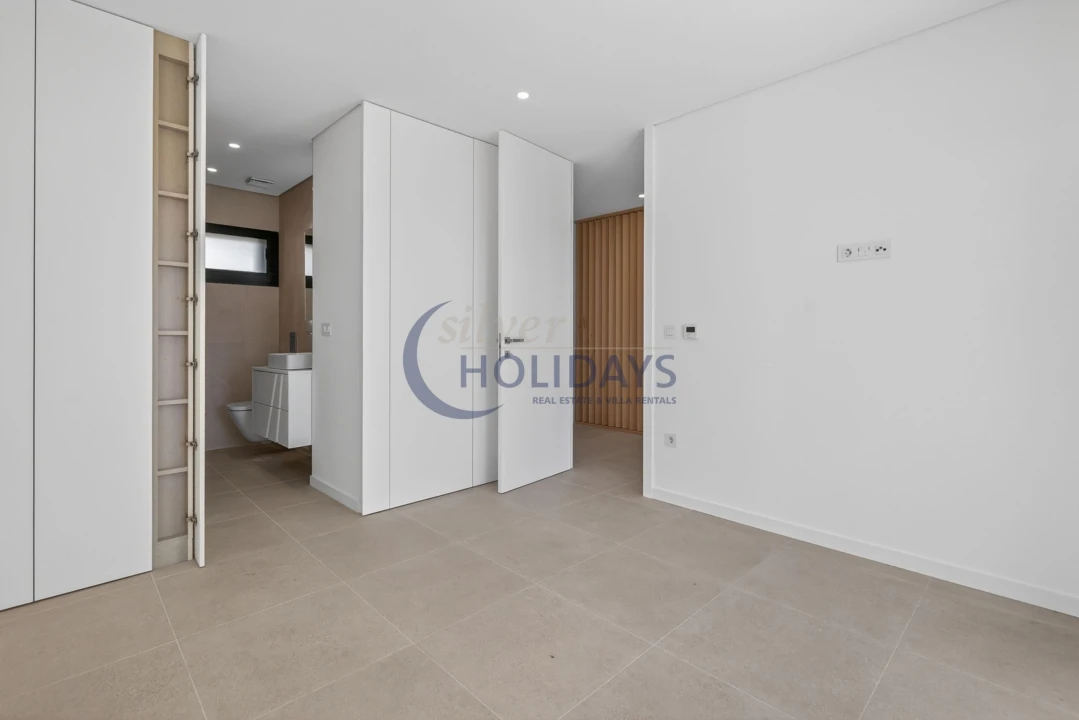 Apartamento T2 para Venda em Quarteira Foto 6