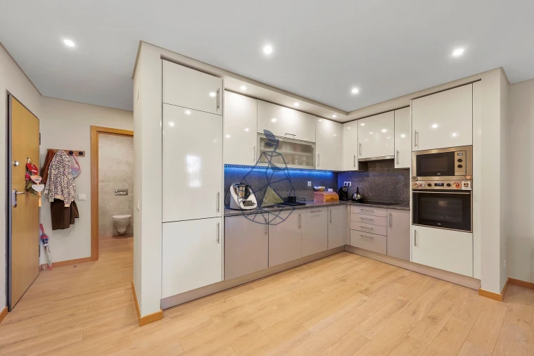 Apartamento T3 para Venda em Portimão Foto 8