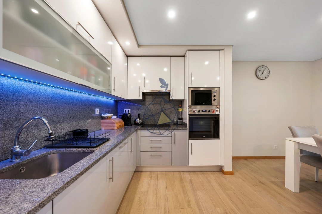 Apartamento T3 para Venda em Portimão Foto 2