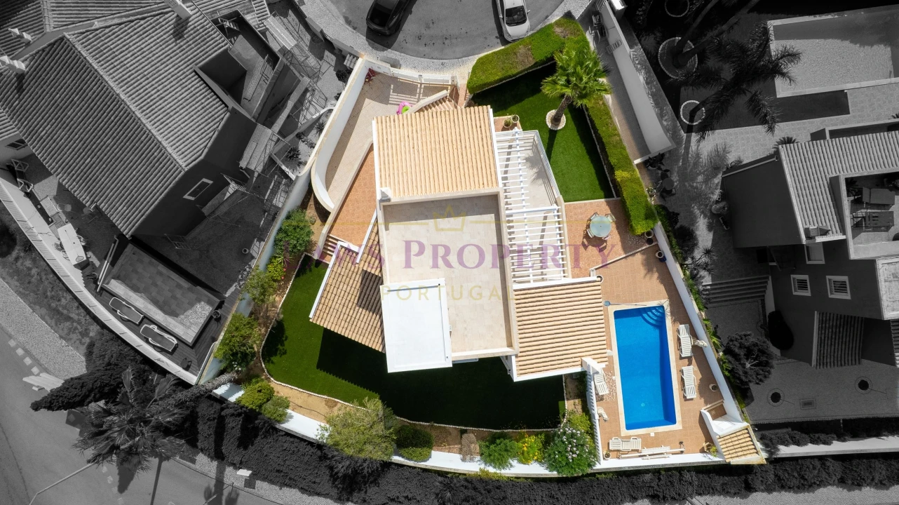 Moradia T4 para Venda em Lagos (São Sebastião e Santa Maria) Foto 38