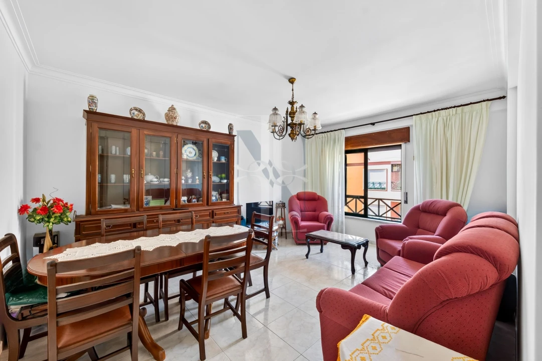 Apartamento T1 para Venda em São Domingos de Rana Foto 1
