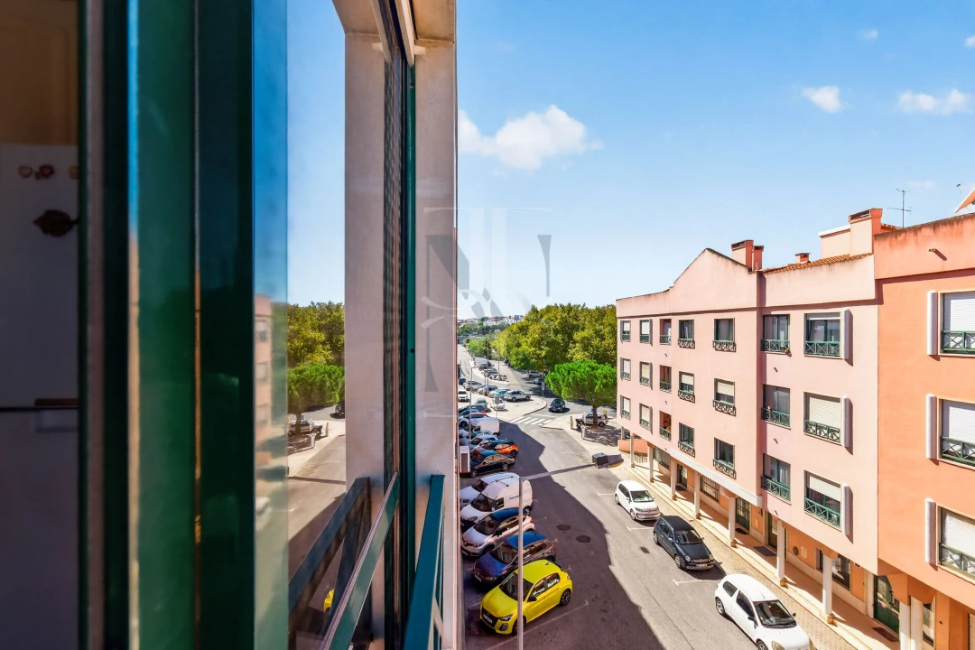 Apartamento T1 para Venda em São Domingos de Rana Foto 10