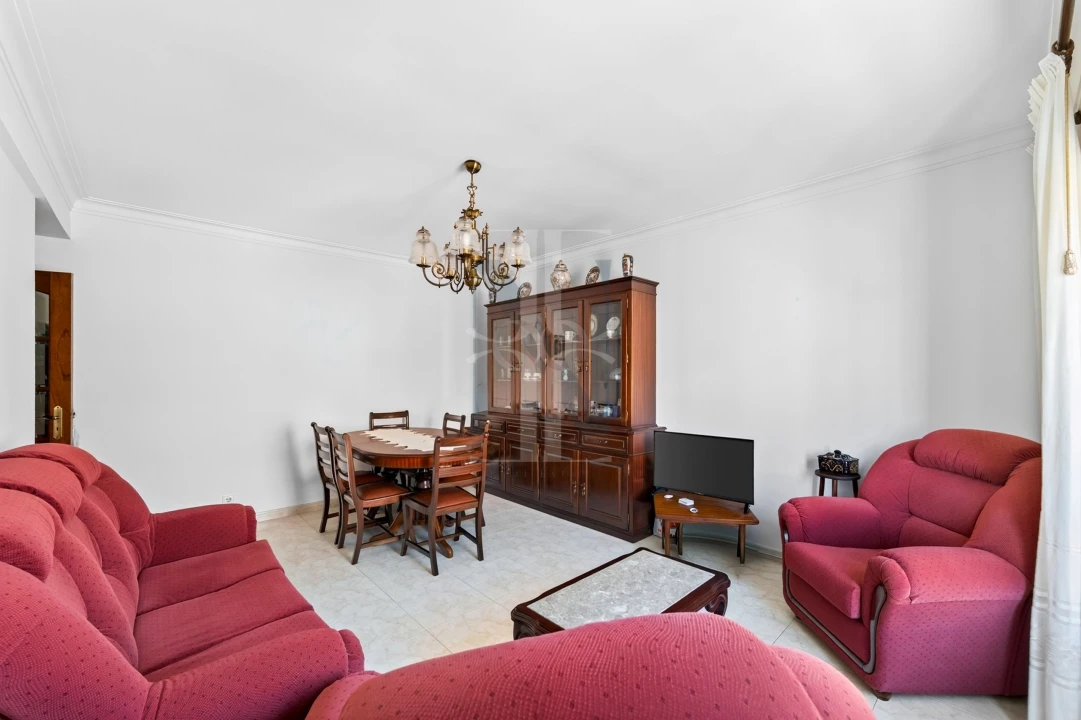 Apartamento T1 para Venda em São Domingos de Rana Foto 5