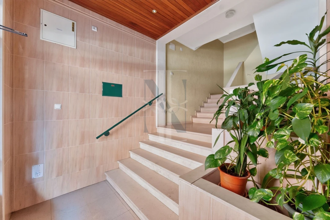 Apartamento T1 para Venda em São Domingos de Rana Foto 33
