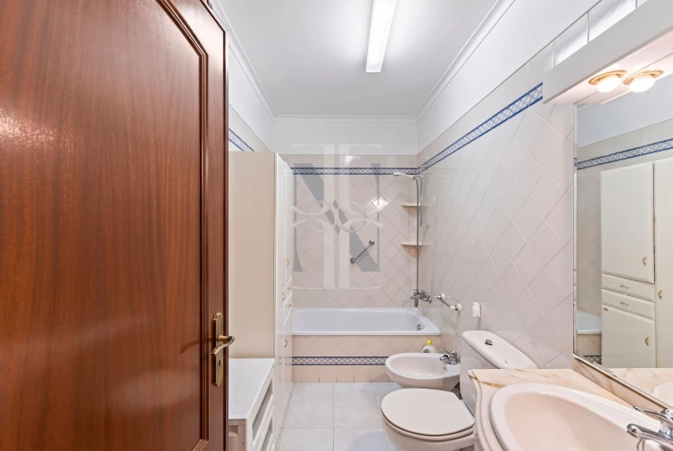 Apartamento T1 para Venda em São Domingos de Rana Foto 23