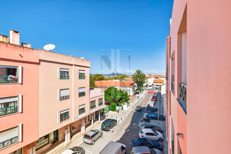Apartamento T1 para Venda em São Domingos de Rana Foto 11