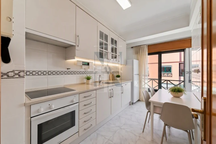 Apartamento T1 para Venda em São Domingos de Rana Foto 4