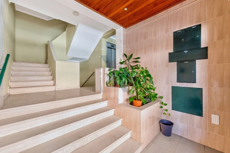 Apartamento T1 para Venda em São Domingos de Rana Foto 31