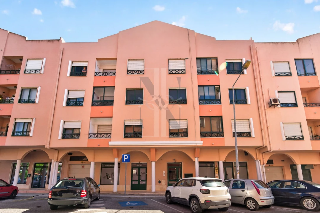 Apartamento T1 para Venda em São Domingos de Rana Foto 35