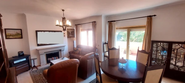 Apartamento T1 para Venda em Carcavelos e Parede
