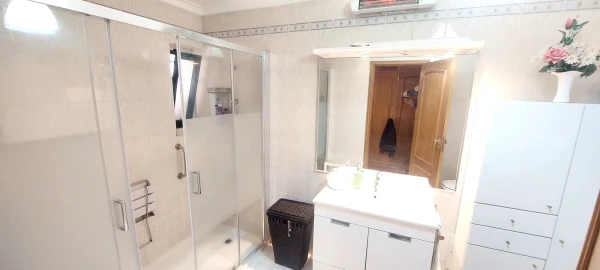 Apartamento T1 para Venda em Carcavelos e Parede