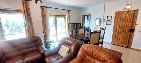 Apartamento T1 para Venda em Carcavelos e Parede