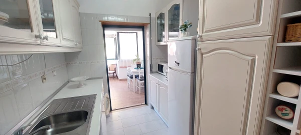 Apartamento T1 para Venda em Carcavelos e Parede