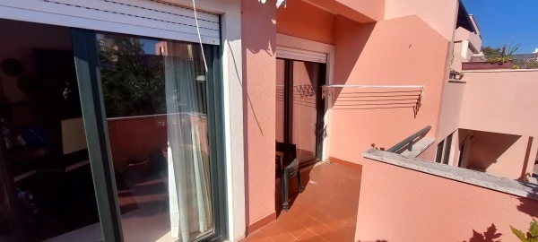 Apartamento T1 para Venda em Carcavelos e Parede