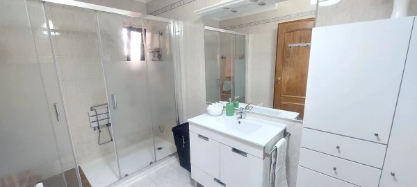 Apartamento T1 para Venda em Carcavelos e Parede