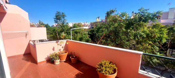 Apartamento T1 para Venda em Carcavelos e Parede