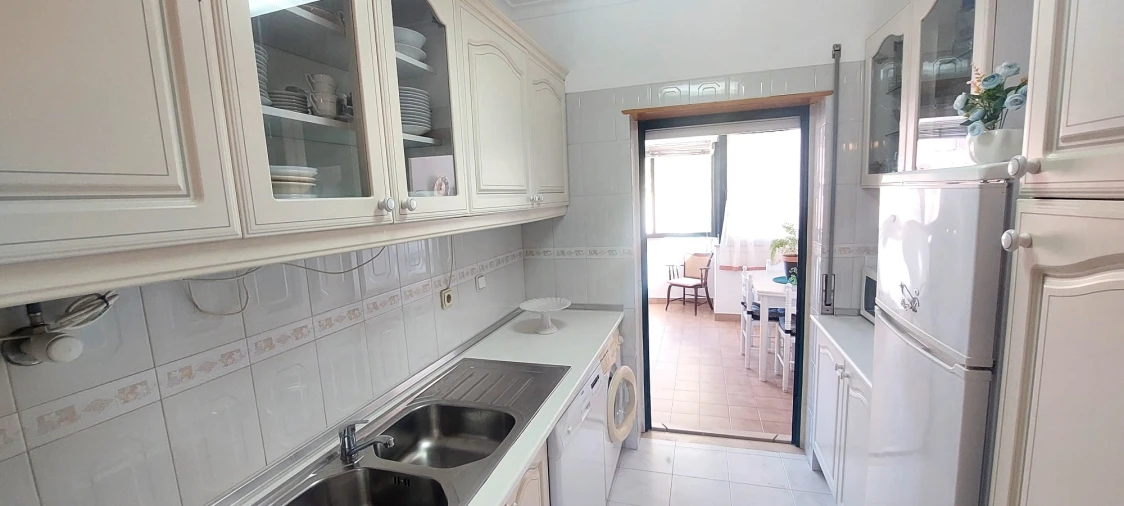 Apartamento T1 para Venda em Carcavelos e Parede Foto 5