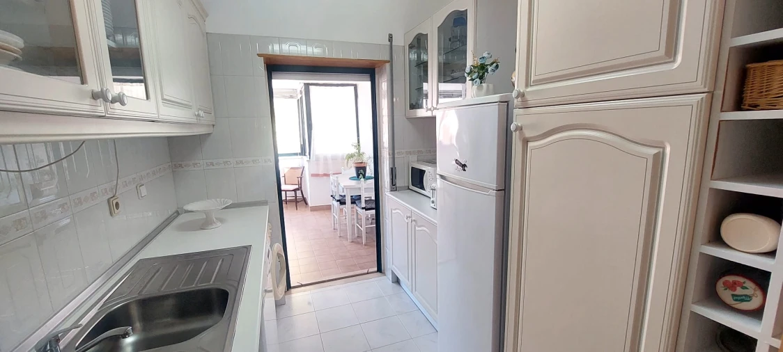 Apartamento T1 para Venda em Carcavelos e Parede Foto 8