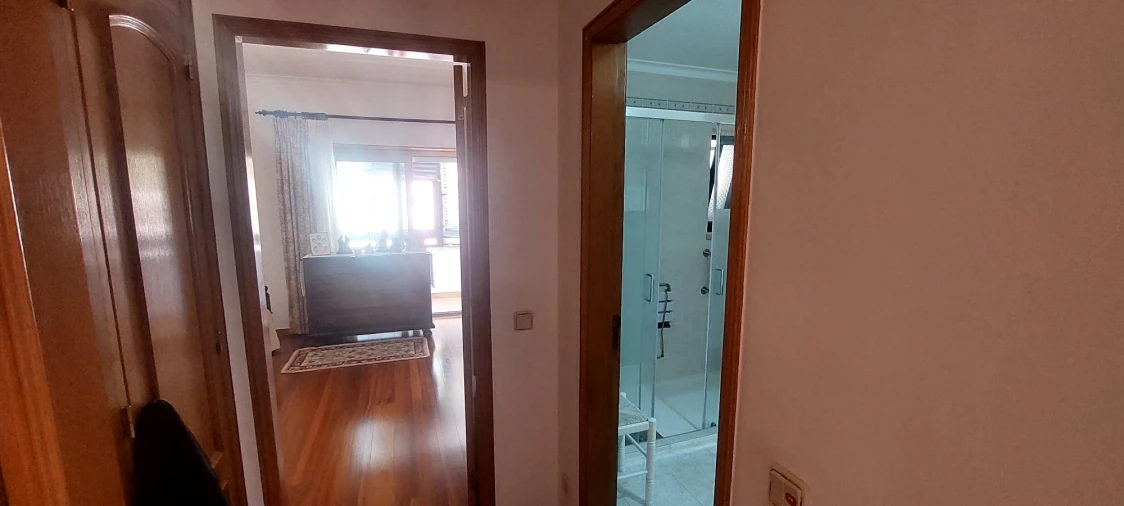 Apartamento T1 para Venda em Carcavelos e Parede Foto 28