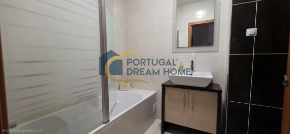 Moradia T3 para Venda em Ferreiras