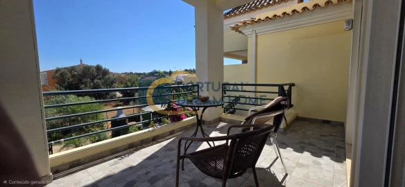 Moradia T3 para Venda em Ferreiras