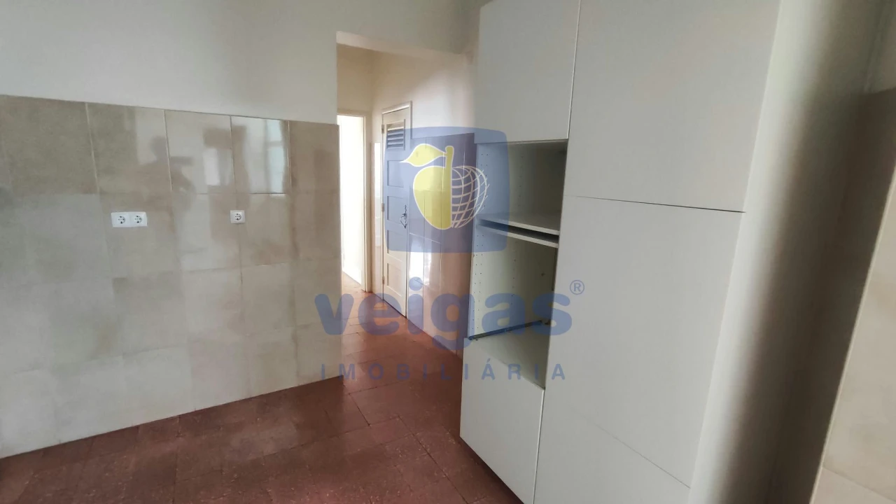 Apartamento T4 para Arrendamento em Areeiro Foto 25
